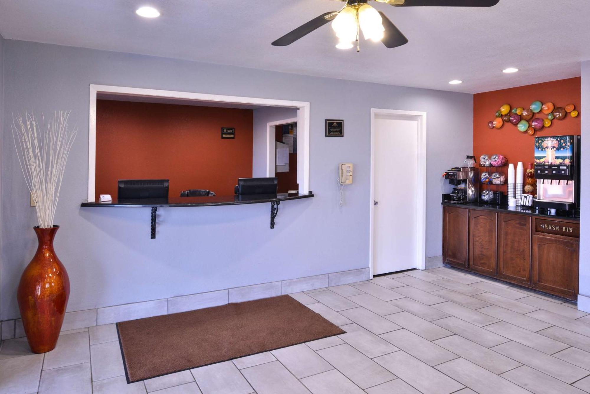 Americas Best Value Inn - Batesville Exterior photo